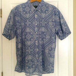 John Bartlett light blue bandana print shirt, Sz XXL, EUC
